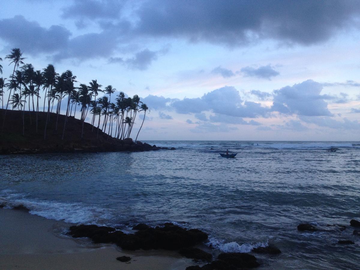 Mirissa Seastar Hotel Bagian luar foto